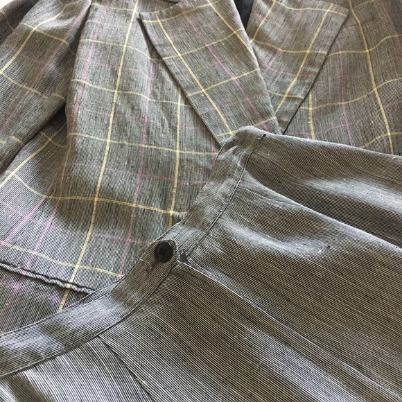 Suit - Picture 4 of 8